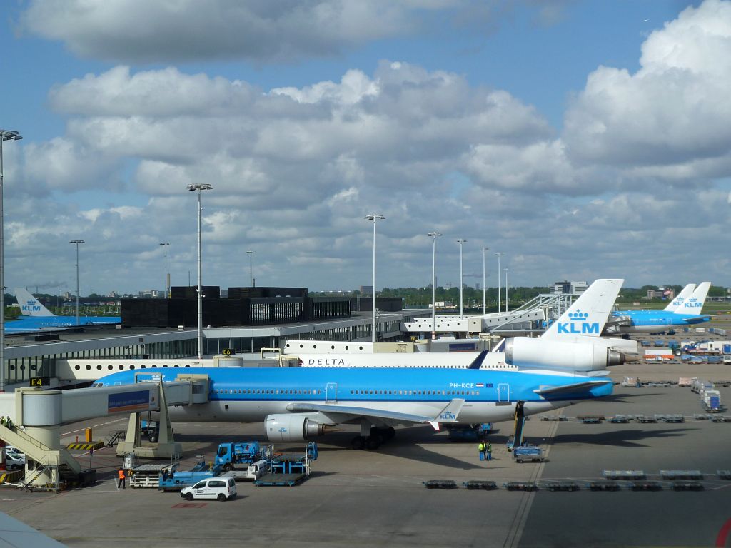 D-E Platform - PH-KCE McDonnell Douglas MD-11 - Amsterdam